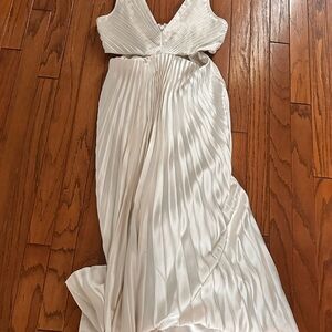 Abercrombie & Fitch White Pleated Maxi Gown